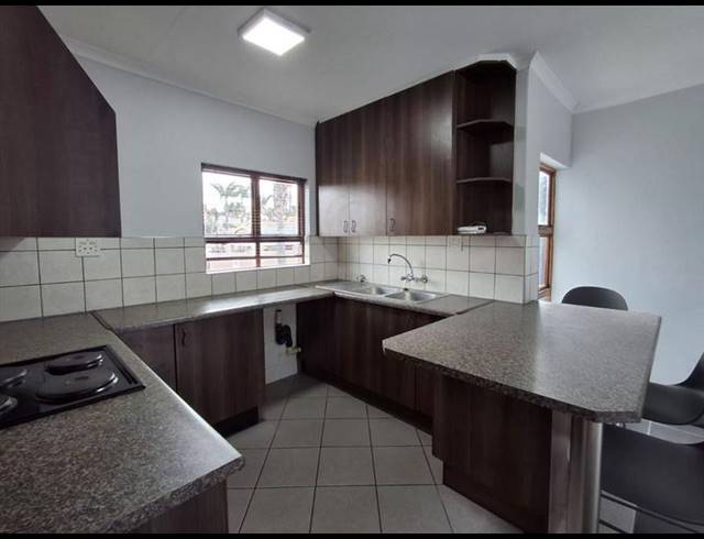 2 BEDROOM TOWNHOUSE FOR SALE IN GLEN MARAIS